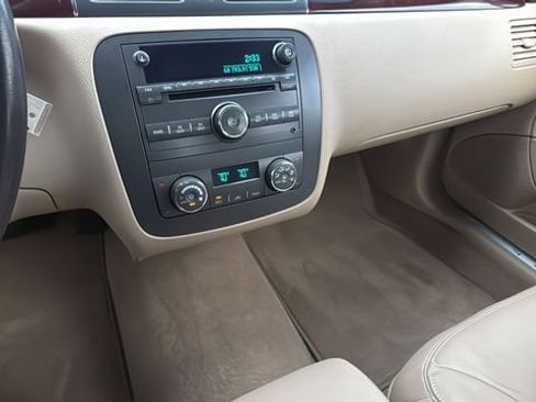 Used 2011 Buick Lucerne CXL image 14