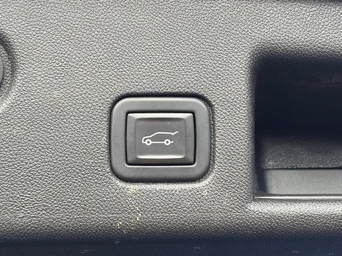 Used 2024 Chevrolet Equinox RS FWD image 9