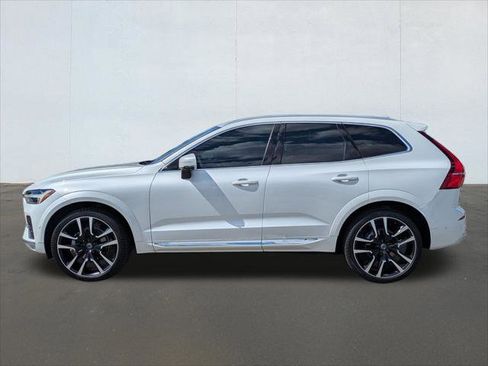Used 2023 Volvo XC60 B5 Ultimate image 2