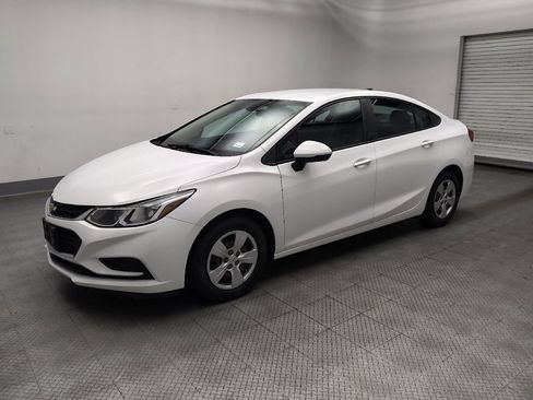 Used 2017 Chevrolet Cruze LS FWD image 2