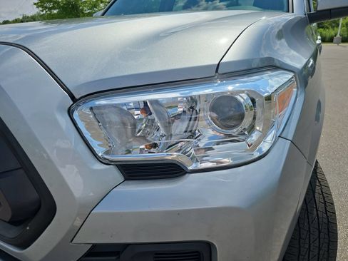 Certified 2022 Toyota Tacoma SR AWD/4WD image 35