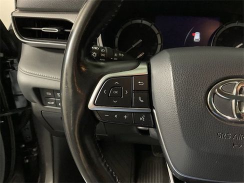 Used 2020 Toyota Highlander Platinum image 25