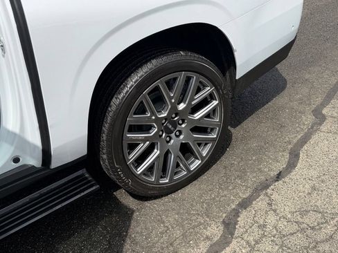 New 2026 GMC Yukon XL Denali Ultimate AWD/4WD image 8