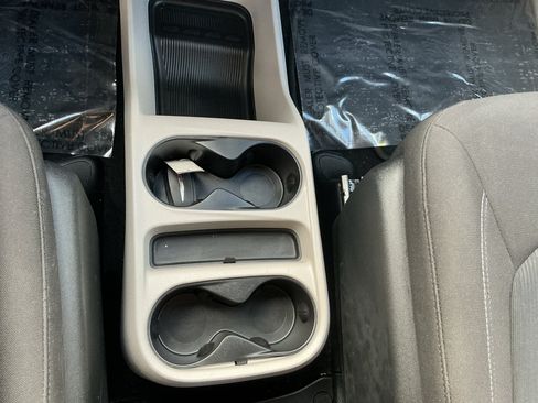 Used 2023 Chrysler Voyager LX FWD image 18