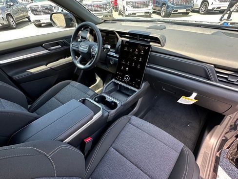 New 2026 GMC Terrain Elevation w/ Technology Package II AWD/4WD image 12