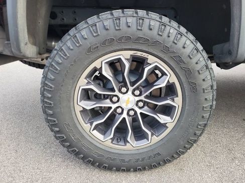 Used 2022 Chevrolet Colorado ZR2 image 14