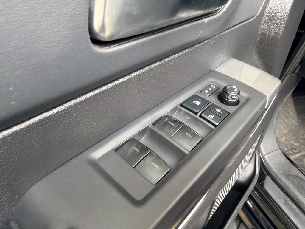Used 2022 Toyota Tundra Platinum AWD/4WD image 41
