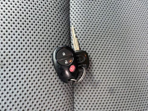 Used 2014 Toyota Tacoma PreRunner image 36