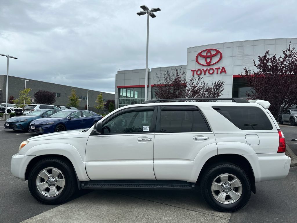 Used 2006 Toyota 4Runner SR5 RWD image 2