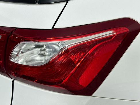 Used 2020 Chevrolet Equinox LT FWD image 33