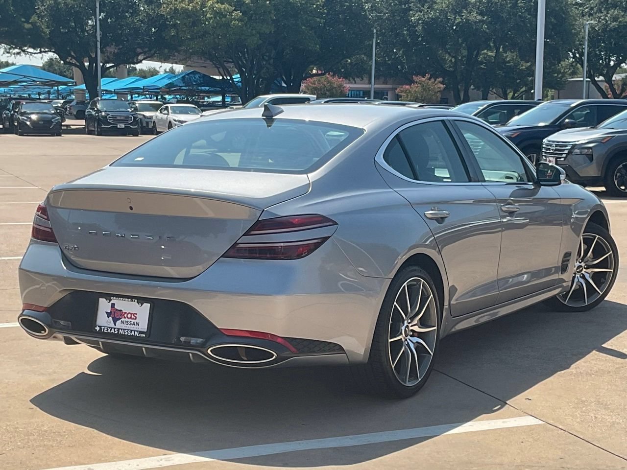 Used 2025 Genesis G70 2.5T RWD image 5