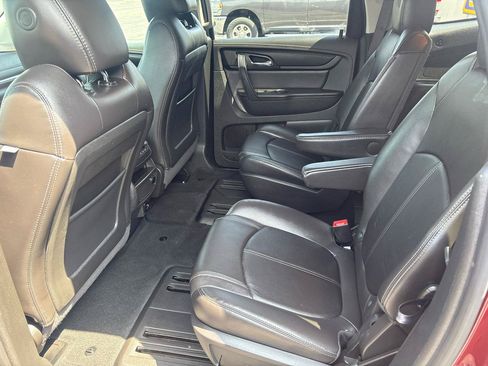 Used 2017 Chevrolet Traverse LT AWD/4WD image 25