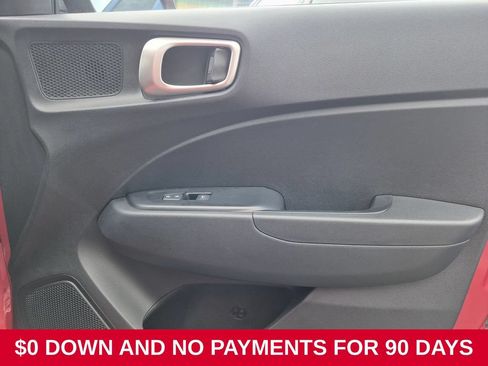 Used 2025 Hyundai Venue SEL FWD image 32