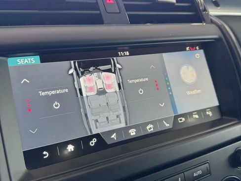 Used 2020 Land Rover Discovery Landmark image 38