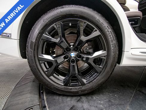 Used 2025 BMW X7 xDrive40i w/ Parking Assistance Package AWD/4WD image 40