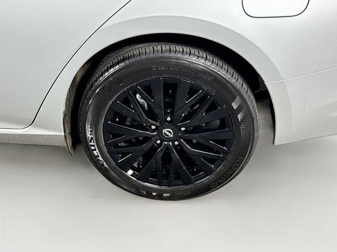 Used 2025 Nissan Altima 2.5 SV w/ SV Special Edition Package AWD/4WD image 9