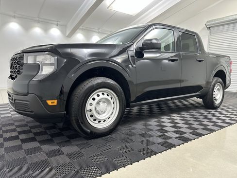 New 2025 Ford Maverick XL image 3