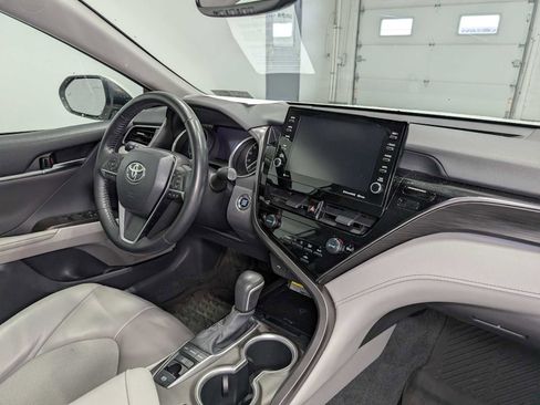 Used 2021 Toyota Camry XLE image 42