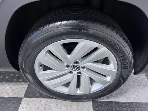 Certified 2022 Volkswagen Atlas Cross Sport SE w/ Panoramic Sunroof Package FWD image 16