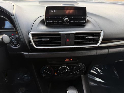Used 2014 MAZDA MAZDA3 i Sport image 34