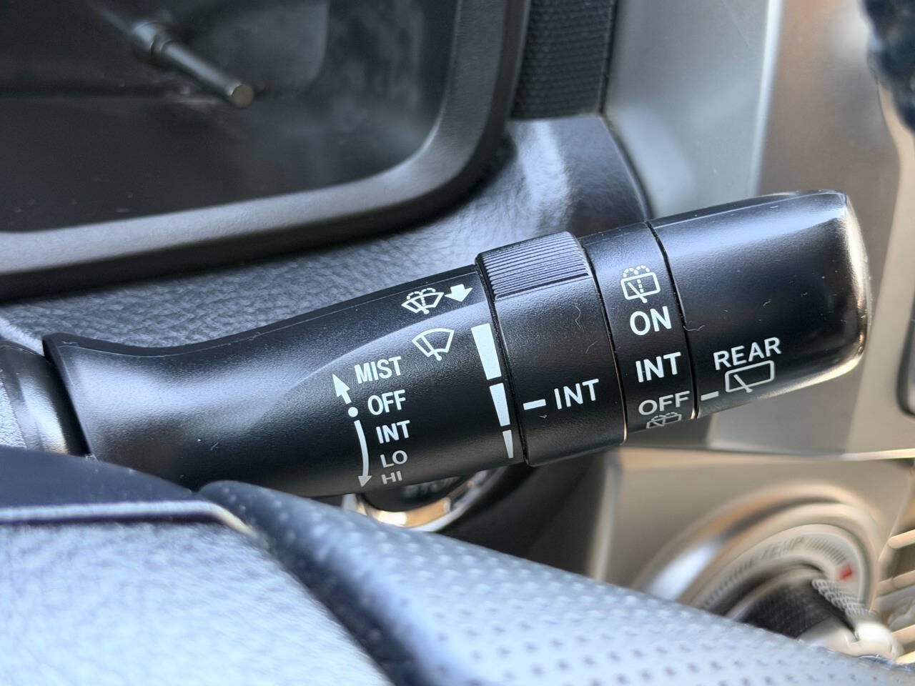 Used 2016 Toyota 4Runner Limited AWD/4WD image 40
