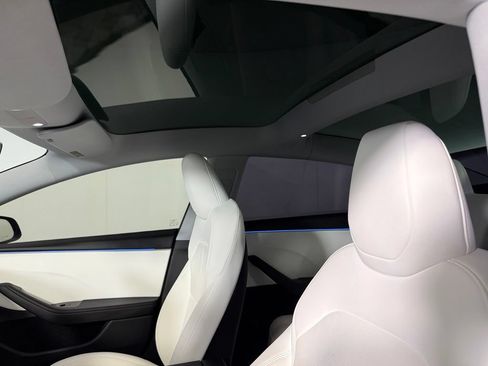 Used 2025 Tesla Model 3 Long Range RWD image 18
