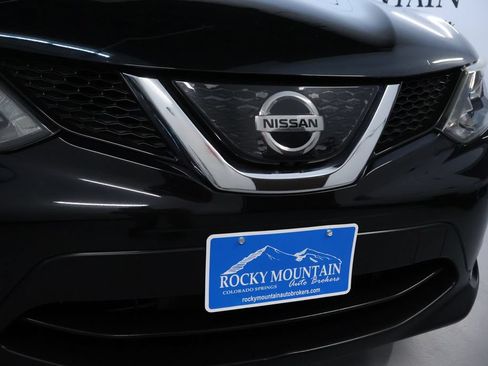 Used 2018 Nissan Rogue Sport SL w/ SL Premium Package AWD/4WD image 9