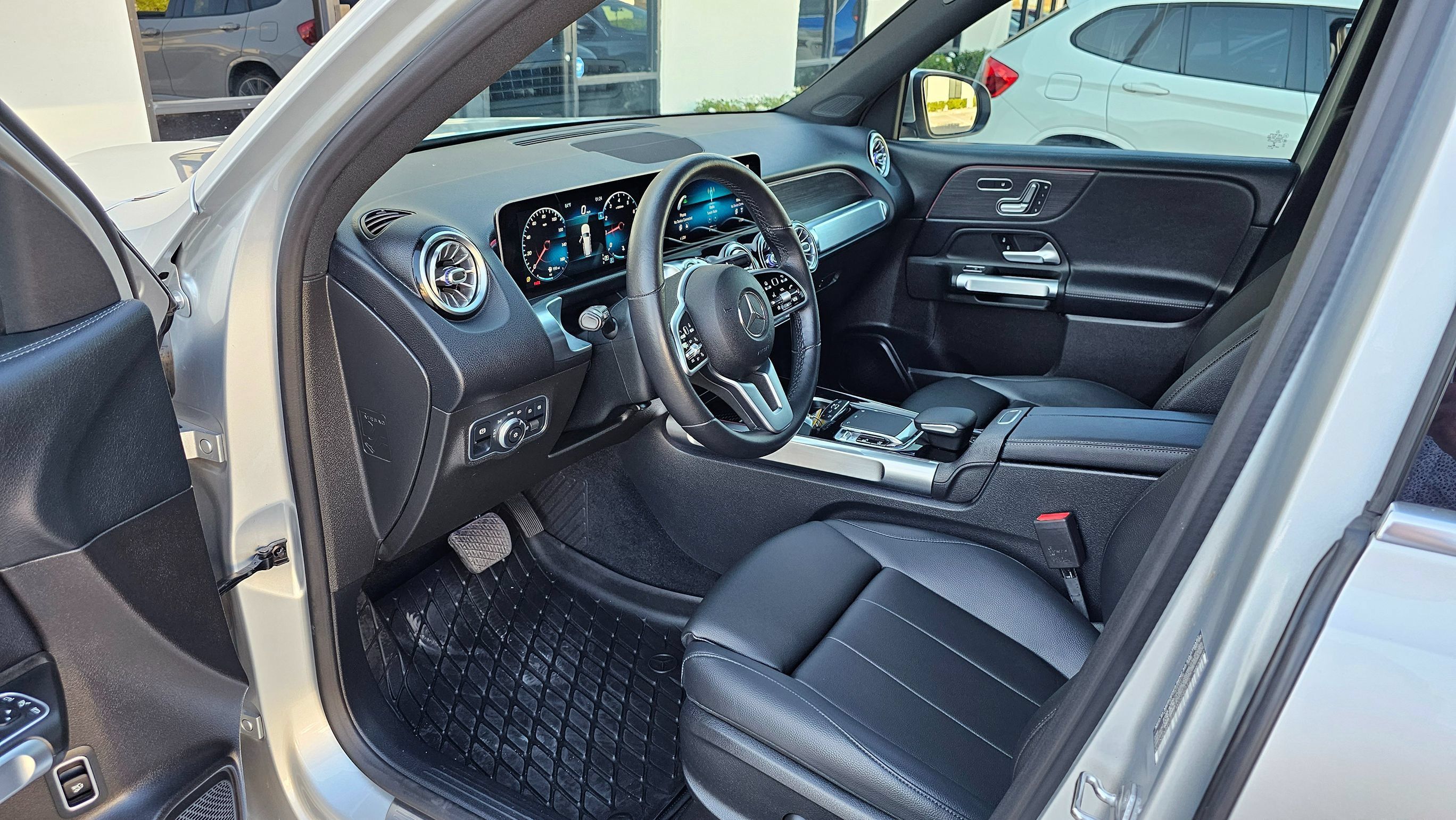 Used 2020 Mercedes-Benz GLB 250 image 16