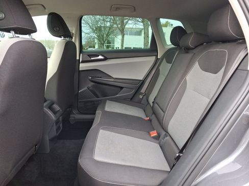 Certified 2022 Volkswagen Taos S image 11