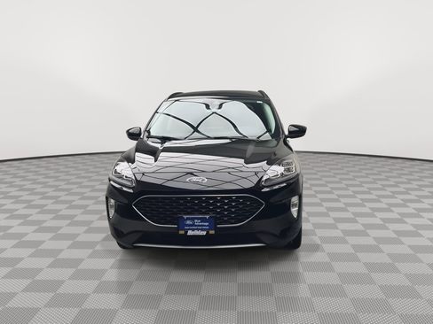 Used 2022 Ford Escape Titanium w/ Class II Trailer Tow Package image 34