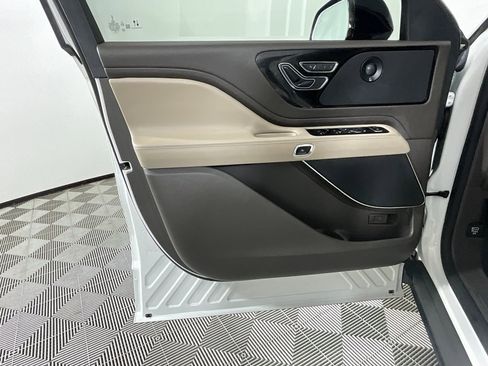 Certified 2023 Lincoln Aviator Reserve image 18
