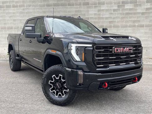 Used 2024 GMC Sierra 2500 AT4X image 1