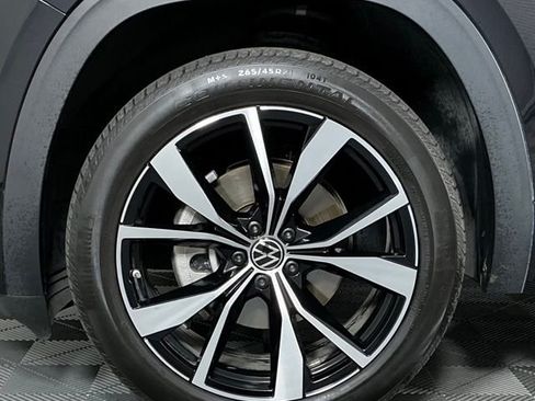 Used 2024 Volkswagen Atlas SEL Premium R-Line AWD/4WD image 11