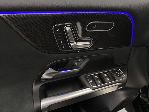 Certified 2025 Mercedes-Benz GLB 250 4MATIC image 31