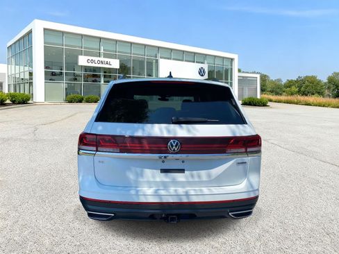 Used 2025 Volkswagen Atlas SE AWD/4WD image 4
