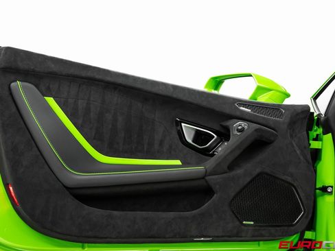 Used 2024 Lamborghini Huracan Tecnica image 28