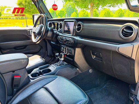 Used 2021 Jeep Gladiator Overland w/ Popular Equipment Package AWD/4WD image 16