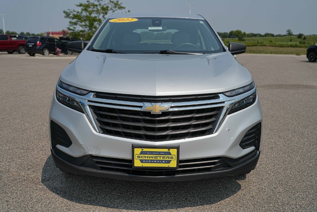 Used 2022 Chevrolet Equinox LS AWD/4WD image 2
