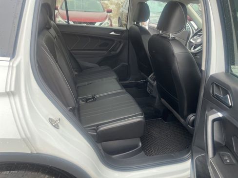 Used 2022 Volkswagen Tiguan SE AWD/4WD image 10