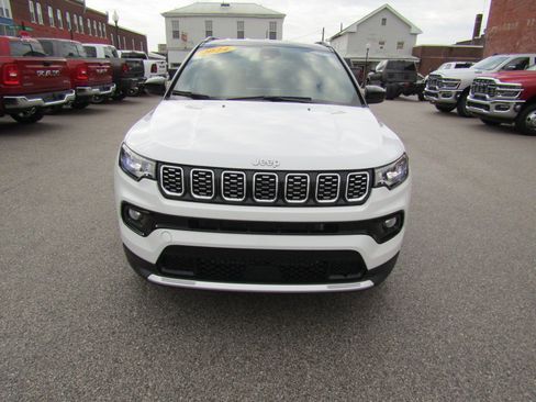 Used 2024 Jeep Compass Limited AWD/4WD image 8