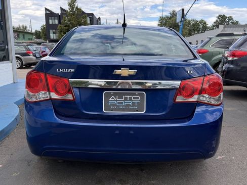 Used 2012 Chevrolet Cruze LT FWD image 3