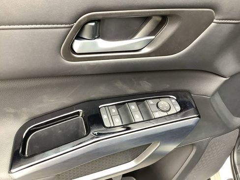 New 2025 Nissan Pathfinder SL w/ Black Appearance Package image 23