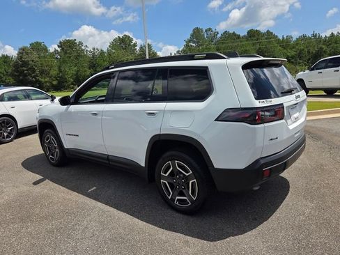 Used 2026 Jeep Cherokee Limited AWD/4WD image 9