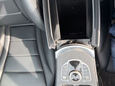 Used 2019 Mercedes-Benz GLC 300 4MATIC image 14