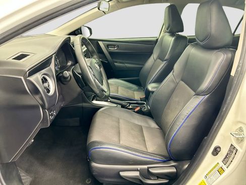 Used 2019 Toyota Corolla SE image 17