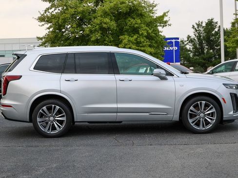 Used 2020 Cadillac XT6 Premium Luxury FWD image 32