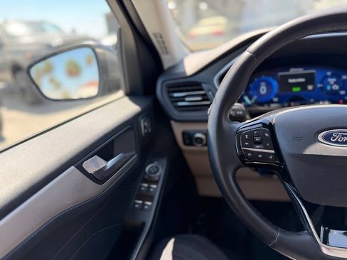 Used 2021 Ford Escape SEL w/ Technology Package FWD image 7