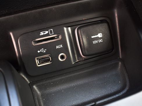 Used 2017 Jeep Cherokee Latitude w/ Safety/Convenience Group AWD/4WD image 20