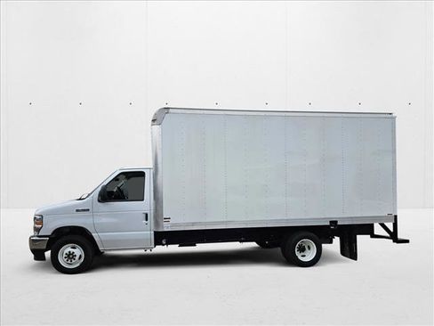 New 2024 Ford E-450 and Econoline 450 Super Duty w/ Power Windows & Locks Group image 4