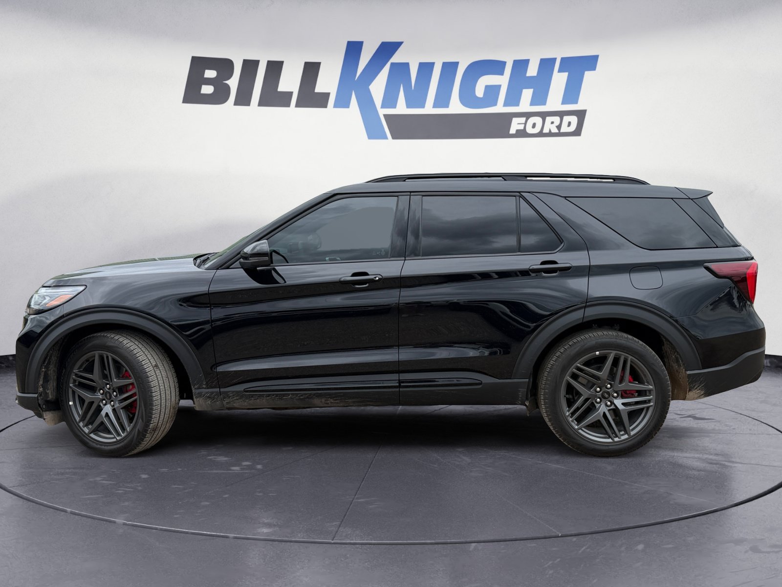 Used 2026 Ford Explorer ST AWD/4WD image 2